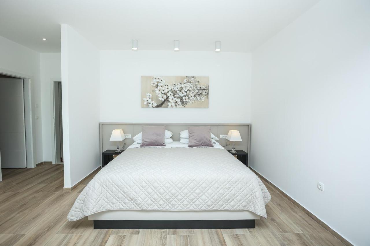 Apartments Melissa Vrsi Bagian luar foto